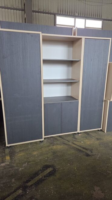 Sifarişlə ofis dəst mebeli: Mebel istehsalı və quraşdırma xidməti - Ofis masaları: İki rəngli — 124