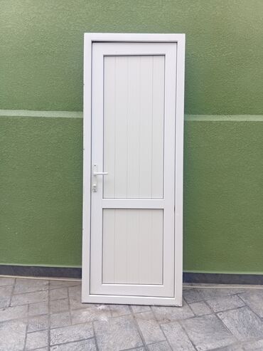 qapi pencere plastik: PVC qapı – ağ rəngdə, klassik dizayn - Material: PVC/profil, iki