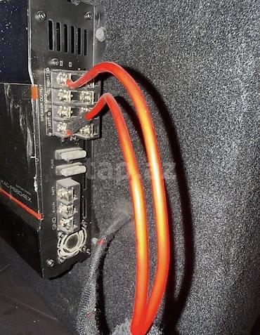 Колонки и сабвуферы: Avtomobil üçün səs sistemi komplekti - Gücləndirici: Kenwood — 2