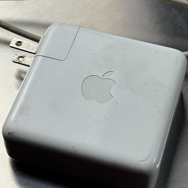 Ноутбуки Apple (MacBook): MacBook Pro 15" (2018) - Экран: Retina, разрешение 2880×1800 - — 11