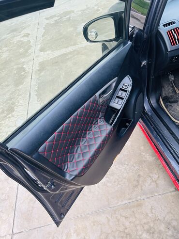 Toyota: Toyota Prius: 1.8 l | 2015 il Hetçbek — 10