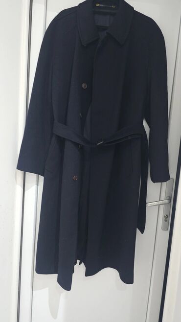 Kaputi i mantili: Muški dugi kaput od vune, tamnoplave boje, sa klasičnim kragnom i — 1