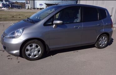 машину на рассрочку: Honda Fit: 2004 г., 1.3 л, Автомат, Бензин