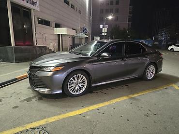 Toyota: Toyota Camry: 2017 г., Гибрид, Седан — 4