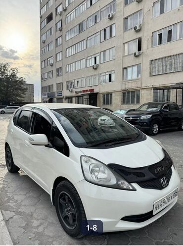 машина мини: Honda Fit: 2009 г., 1.3 л, Автомат, Бензин, Хэтчбэк