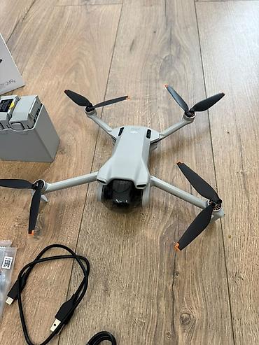 DJI Mini 3 Fly More Combo с пультом DJI RC (экран), вес до 249 г
