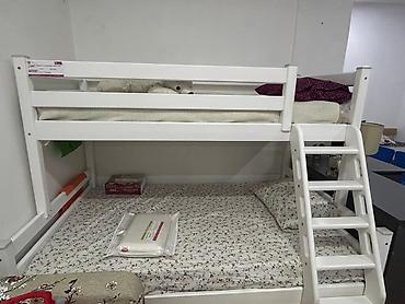 bunk bed: Продаю двухярусную кровать с матрасами (120×200 нижний и 80×200 — 3