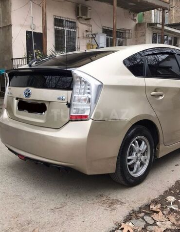 islenmis masinlar: Toyota Prius: 1.8 l | 2010 il Sedan