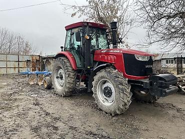 мир салник: Трактор FM World WD1404M-6 с навесным плугом -Колёсный трактор — 1