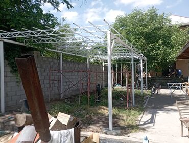 Сварка: Металлический навес, идеально подходящий для защиты автомобиля или — 4