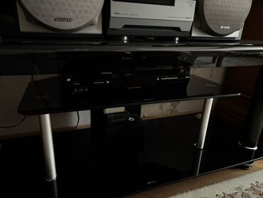 televizor alti dizayn: Düz TV altlığı, Polkalı, Şüşəli