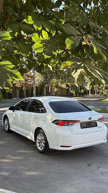 скубка авто: Toyota Corolla: 2019 г., 1.8 л, Гибрид, Седан — 5