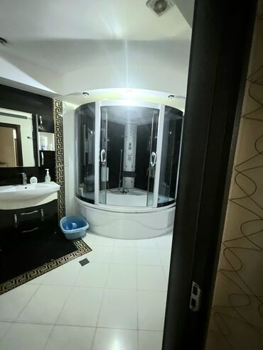 Köhnə tikili: Montində Kosmos y/ kompleksində 18/10 u 3 otaq 136 kv əla təmirli -da lalafo.az — 16 Köhnə tikili: Montində Kosmos y/ kompleksində 18/10 u 3 otaq 136 kv əla təmirli — 16