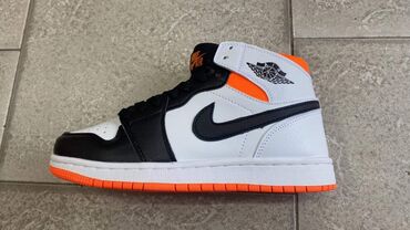 Women's Sneakers and athletic shoes: 41 — 9