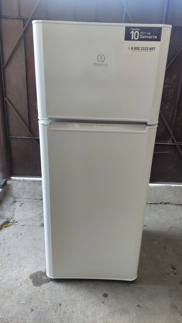 холодильника двухкамерного: Холодильник Indesit, Двухкамерный, 1500 *