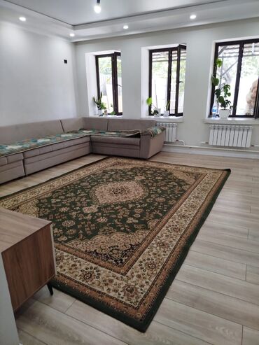 продаю дом в городе балыкчы: Полдома, 72 м², 3 комнаты, Собственник, Евроремонт