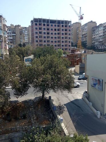 Köhnə tikili: Bakı, 3 otaqlı, Köhnə tikili, m. Əhmədli, 80 kv. m — 15