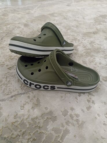 лоро пиано обувь женская летняя: Мужские сандалии, 43, Crocs, Новый, цвет - Зеленый, Самовывоз, Платная доставка