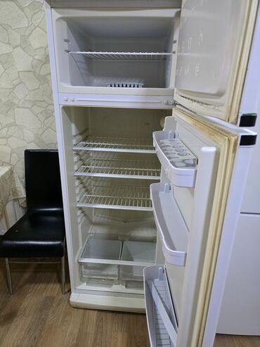 Soyuducular: 2 qapılı Indesit Soyuducu Satılır, rəng - Ağ