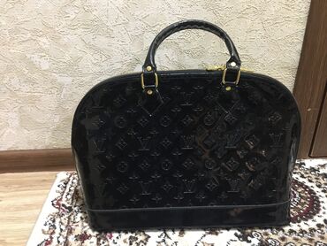 louis vuitton baku instagram in Кыргызстан | СУМКИ: Продаю сумку хорошую реплику Louis Vuitton