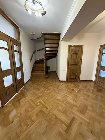 столовой: 4 комнаты, 148 м², Золотой квадрат Элитка, 4 этаж — 2