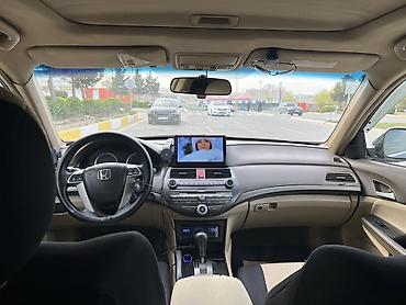 Honda: Honda Accord sedan - Korpus: 4 qapılı sedan, qara rəng - Mühərrik — 10