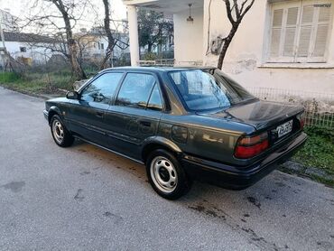 Toyota Corolla: 1.3 l. | 1989 έ. Λιμουζίνα