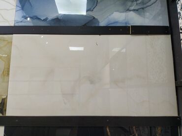 heyet divar rengleri: Böyük ölçülü keramika/kafel plitəsi - Material: cilalanmış
