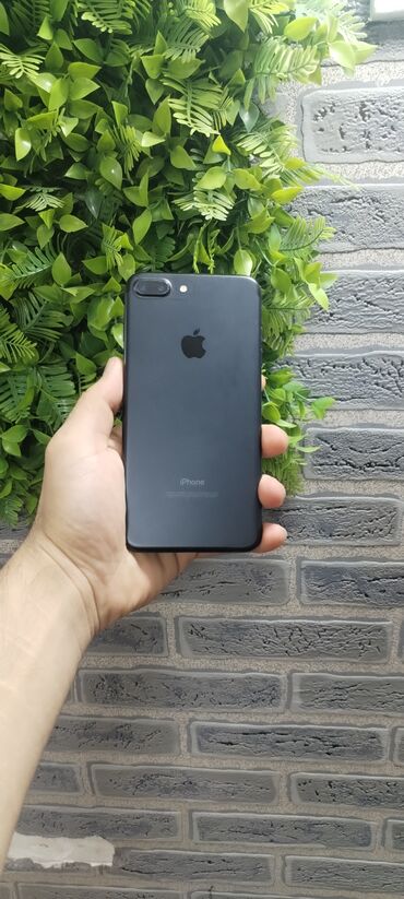 Apple iPhone: IPhone 7 Plus, 32 GB, Black Titanium, Barmaq izi