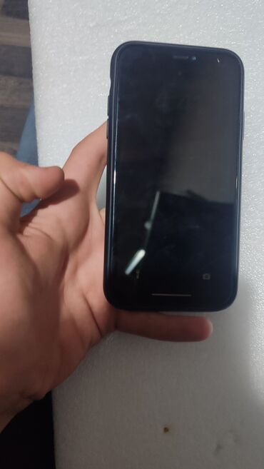 Apple iPhone: IPhone Xr, 128 GB, Ağ, Face ID, Simsiz şarj — 12