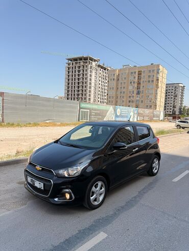 дешовая машина: Chevrolet Spark: 2017 г., 1 л, Вариатор, Бензин, Хетчбек