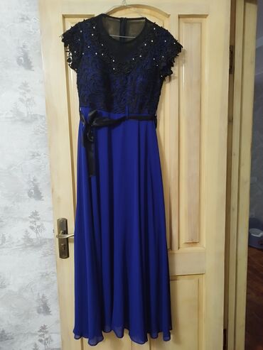 шикарное вечернее платье сине: M (EU 38), L (EU 40)