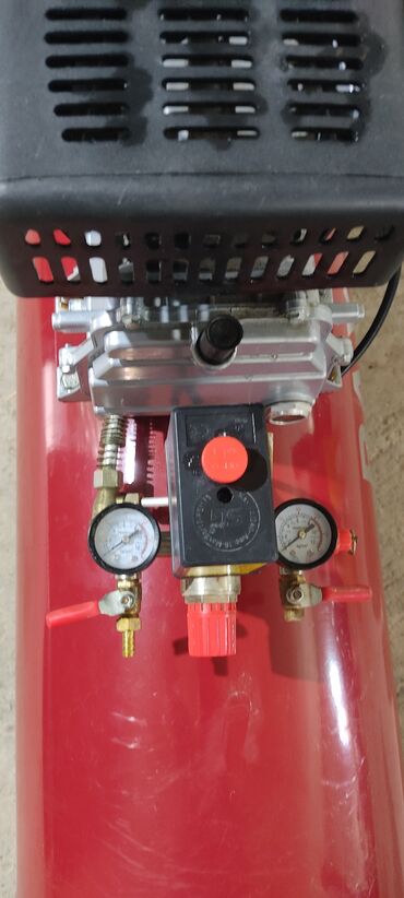Elektrik əl alətləri: R Compressor – elektriklə işləyən hava kompressoru Xüsusiyyətlər: -