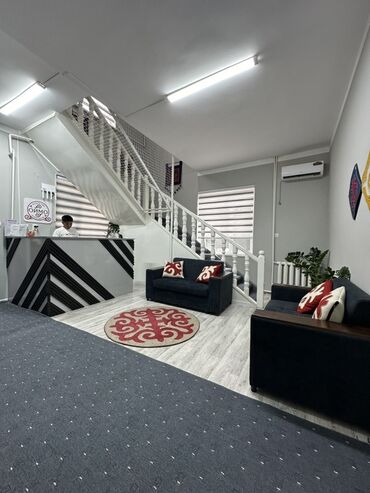 Посуточная аренда комнат: Уютный номер-студия с отдельным санузлом. Планировка и оснащение: - — 9