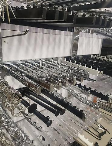 vitrin panel: Mağaza və butiklər üçün metal vitrin asqıları və aksesuarları təqdim — 1
