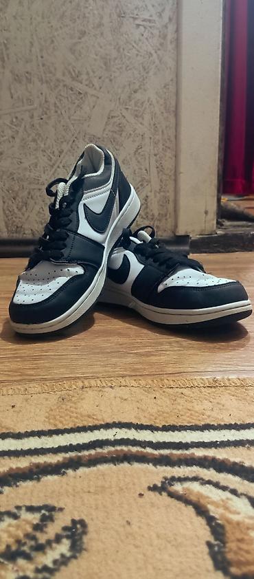 часы феррари мужские: Мужские кроссовки, 37, Nike, Б/у, цвет - Черный — 1