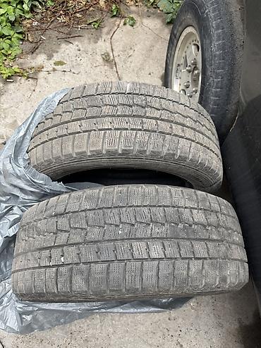 50: Продаю пару зимнюю резину японская липучка Dunlop 235/50/17 Состояние — 2