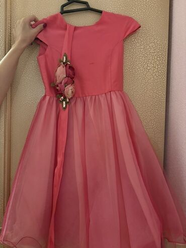 столовая для кукол: Qız uşaqları üçün zərif ziyafət/libas paltarı - Rəng: tünd çəhrayı -