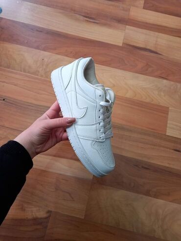 Women's Sneakers and athletic shoes: 41 — 29