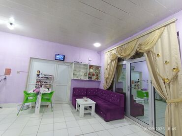 Manikür, pedikür: Manikür, Gellak, şellak, Salonda — 8