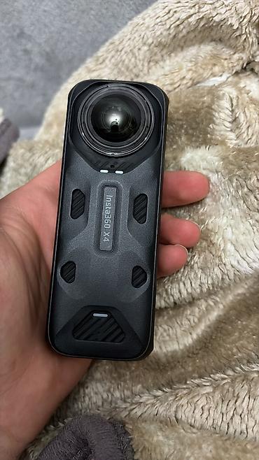 Продам экшн камеру insta 360 x4 В комплекте Камера 2 батарейки