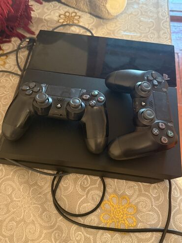 sony playstation 4 бишкек аренда: PS 4 ev şəraitində çox az işlənib.İçində FC 25 GTA V Mafia Uncharted