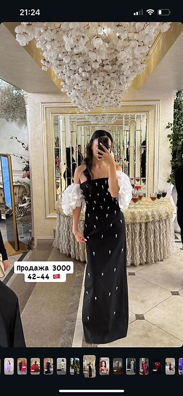 Вечерние платья: Распродаю вечерние платья. Причина: Чтобы освободить кронштейн(новое — 2