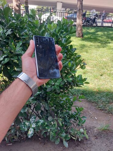 телефон флай ts91: Samsung A7, 64 ГБ, цвет - Черный, Кнопочный, Отпечаток пальца, Face ID