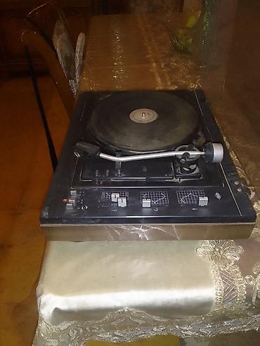 Vinil patefon / turntable – RETR markalı, qapaqlı model - Üst qapaqlı