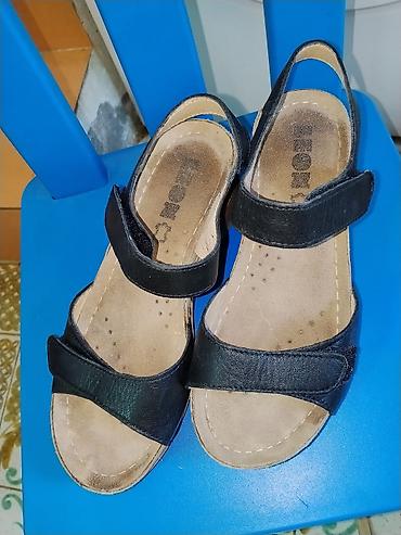 croks papuce: Ženske sandale na punu petu, broj 36. - Boja: crna - Gornjište — 3