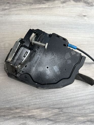 Замки: Замок двери Toyota 2017 г., Б/у, Оригинал, Япония — 4