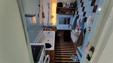 Продажа коттеджей и домов: Продается дом в кемине .из 4 комнат и прихожка.в подвале есть ещё 3 — 5