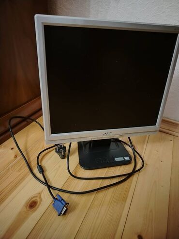 komputer monitor: Ideal vəziyyətdə Acer monitor.Kameralar üçün idealdır. Tam işlək