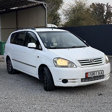 Toyota Avensis Verso: 2003 г., 2.4 л, Механика, Бензин, Минивэн